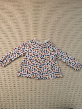 Baby Boden Flowered Long-Sleeve Top with sweet ruffled neck. 18-24 months